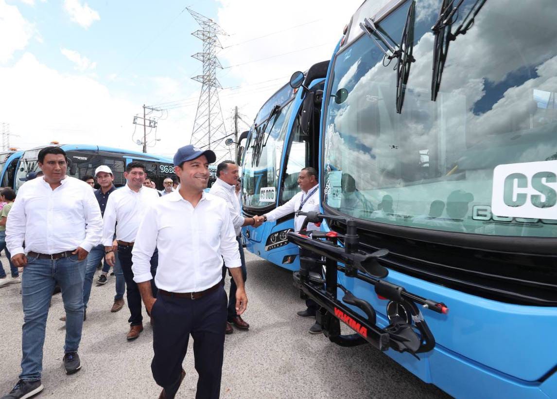 Presenta el Gobernador Mauricio Vila Dosal las 33 nuevas unidades que brindarán servicio en las nuevas rutas del Sistema de Transporte Público «Va y ven» en Ciudad Caucel