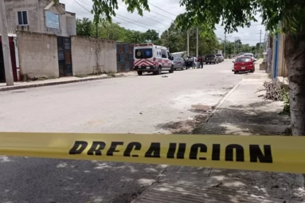 Hombre asesina a puñaladas a su esposa en Mérida